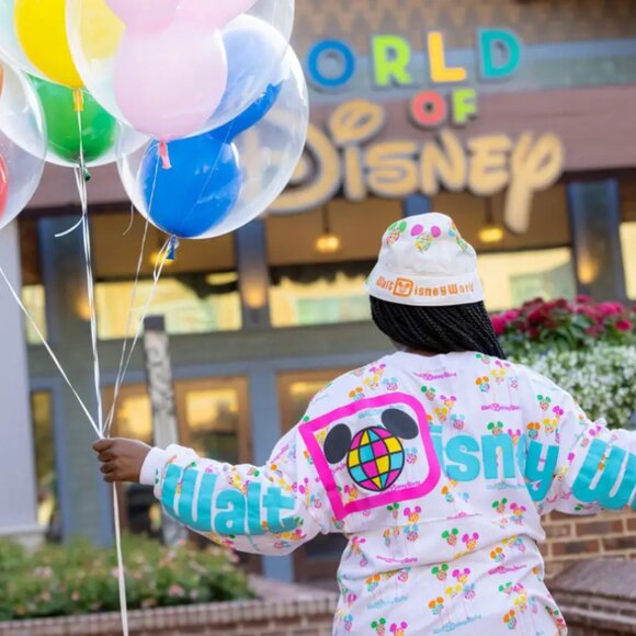 Walt Disney World Spirit Jersey Small 50th Anniversary Vault Collection Balloons - Picture 6 of 16